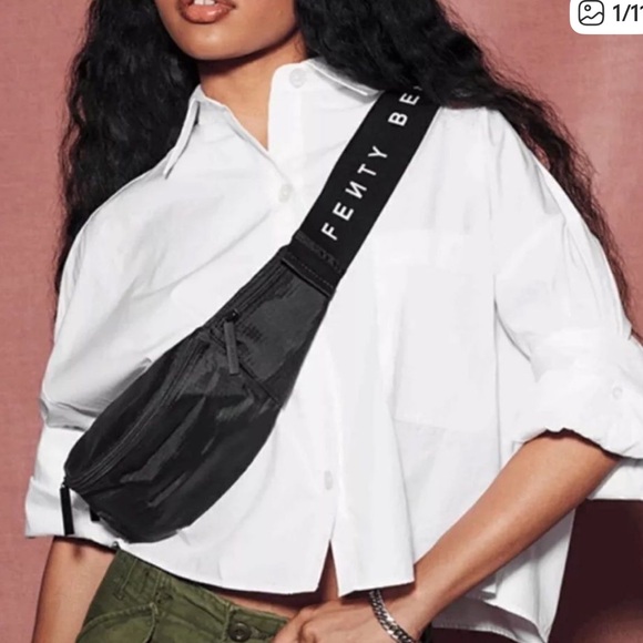 Fenty Beauty Handbags - 🖤Fenty Beauty Black Fanny Pack Belt Bag